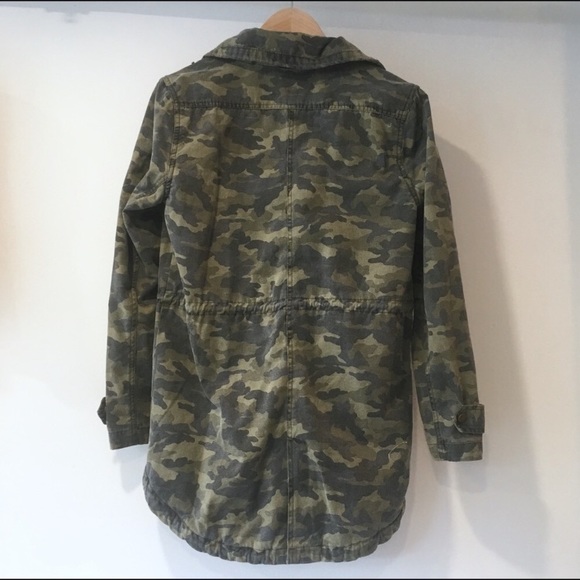 ❗️SOLD❗️Velvet by Graham and Spencer Camo Coat, Sm - Picture 5 of 7